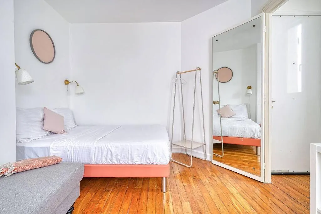 Charming Appartment Paris Montmartre 0*,